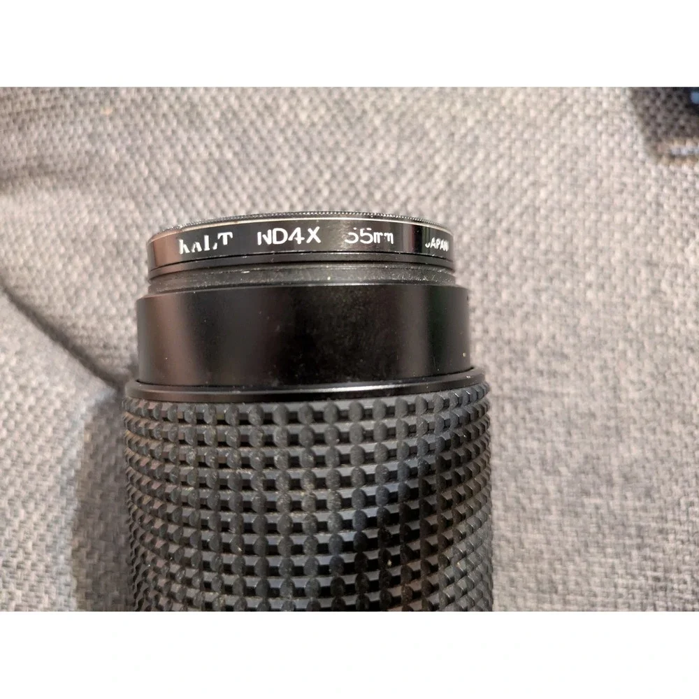 Minolta SRT 200 Film Camera‎ 35mm SLR Chrome Black Zoom Lens Japan Vintage FLAWS
